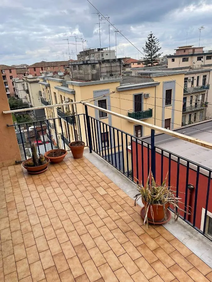 アパート カターニアFranchetti Houseアパートメント イタリア